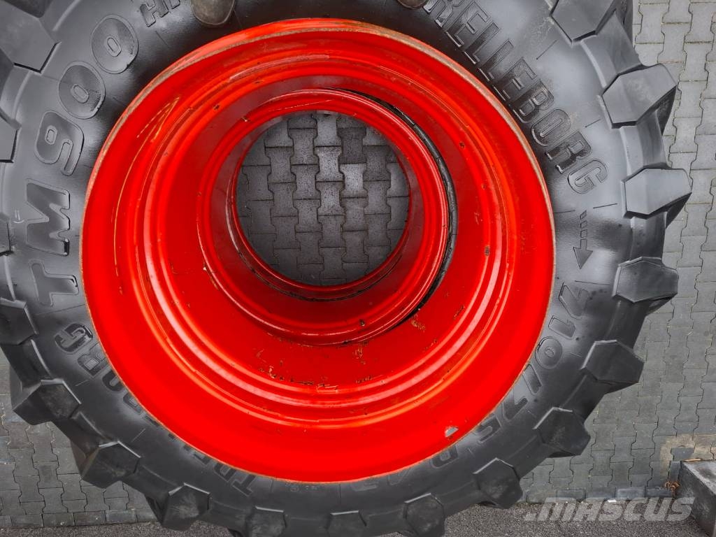 Trelleborg TM900 Highpower 710/75R42 Gume, točkovi i felne
