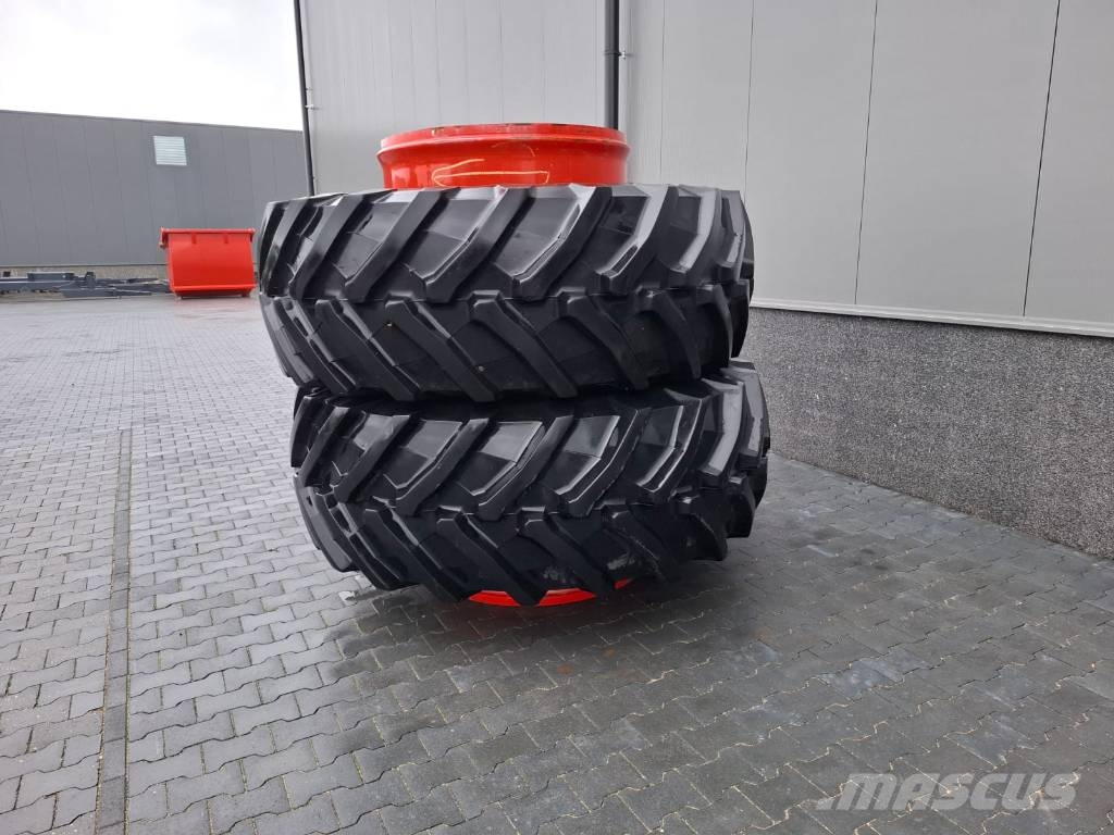 Trelleborg TM900 Highpower 710/75R42 Gume, točkovi i felne