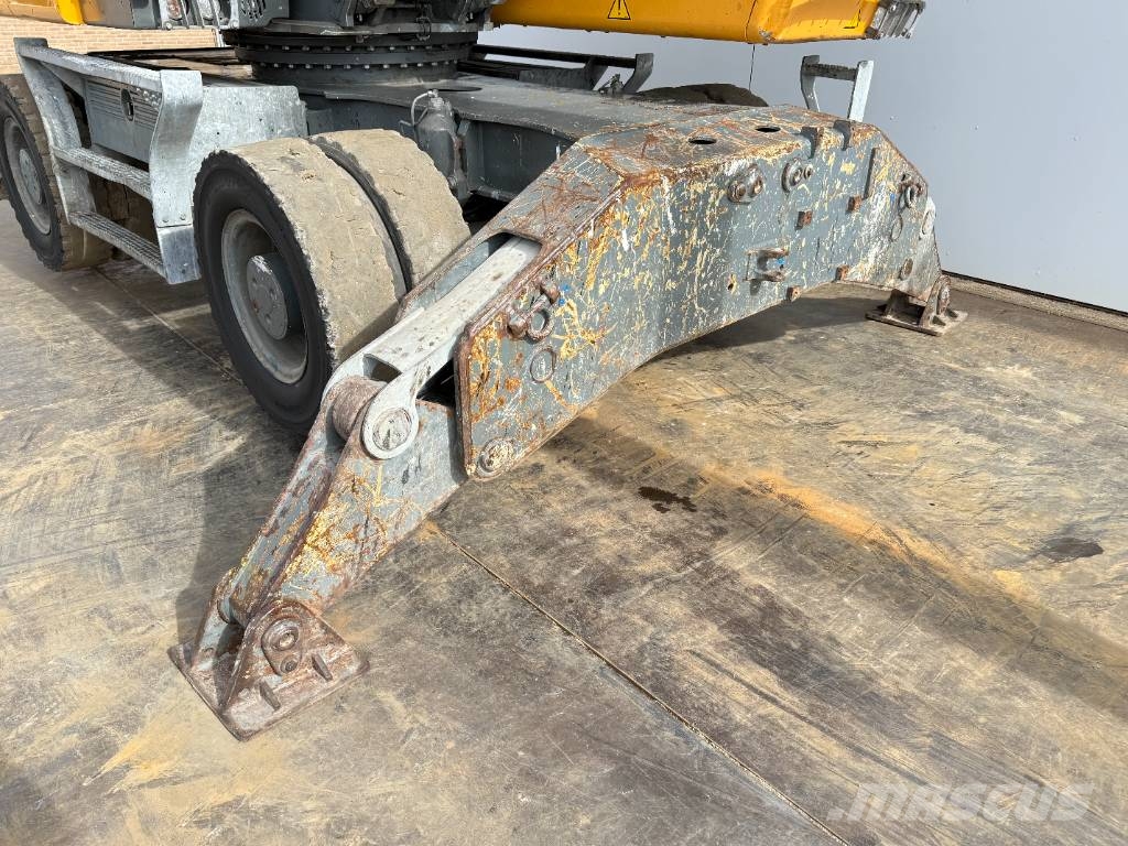 Liebherr LH22 Bagri za prekladanje primarnih/sekundarnih surovin
