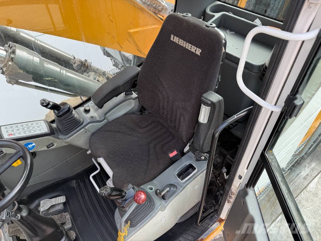 Liebherr LH22 Bagri za prekladanje primarnih/sekundarnih surovin