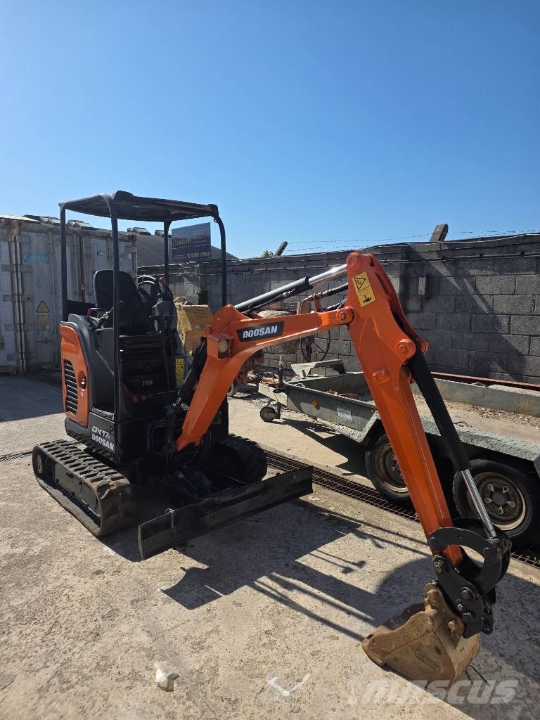 Doosan DX 17 حفارات صغيرة أقل من 7 طن (حفارات صغيرة)