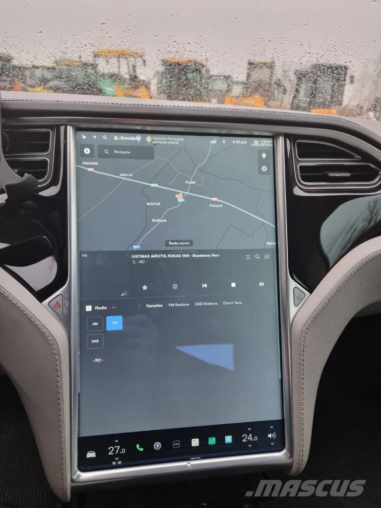 Tesla Model S P85D Automobili