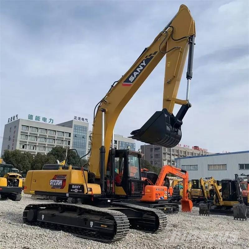 Sany SY 235 H حفارات زحافة