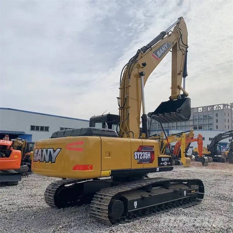 Sany SY 235 H حفارات زحافة