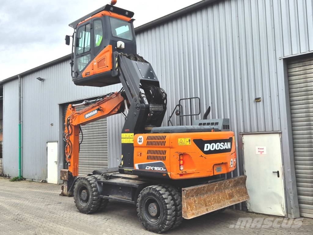 Doosan DX 160 W-5 Pelle sur pneus