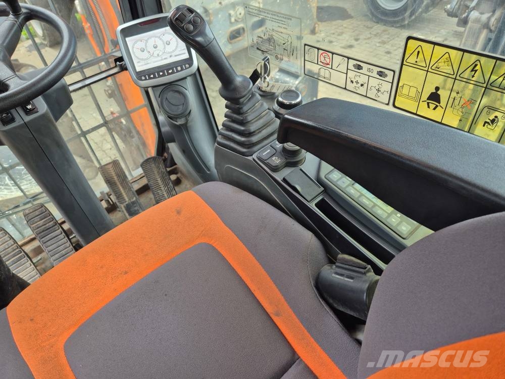 Doosan DX 160 W-5 Pelle sur pneus