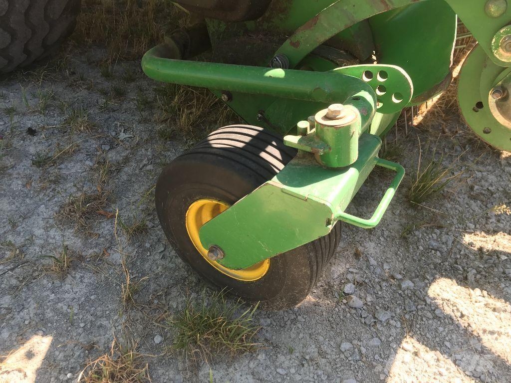 John Deere 864 PREMIUM Ronde-balenpersen