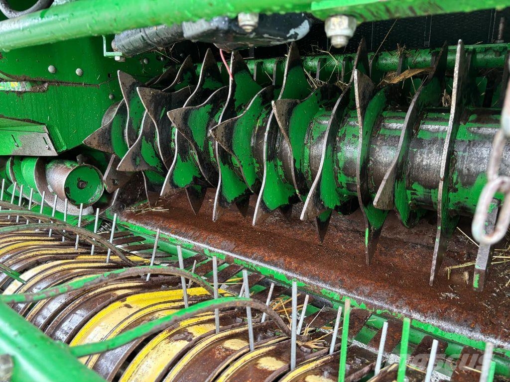 John Deere 864 PREMIUM Ronde-balenpersen