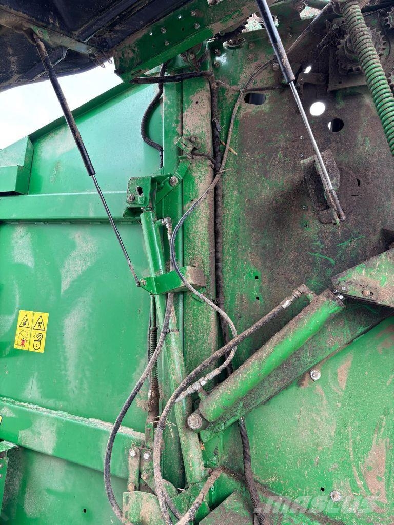 John Deere 864 PREMIUM Ronde-balenpersen