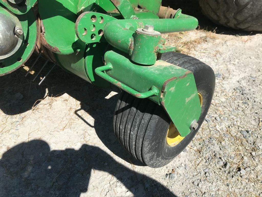 John Deere 864 PREMIUM Ronde-balenpersen