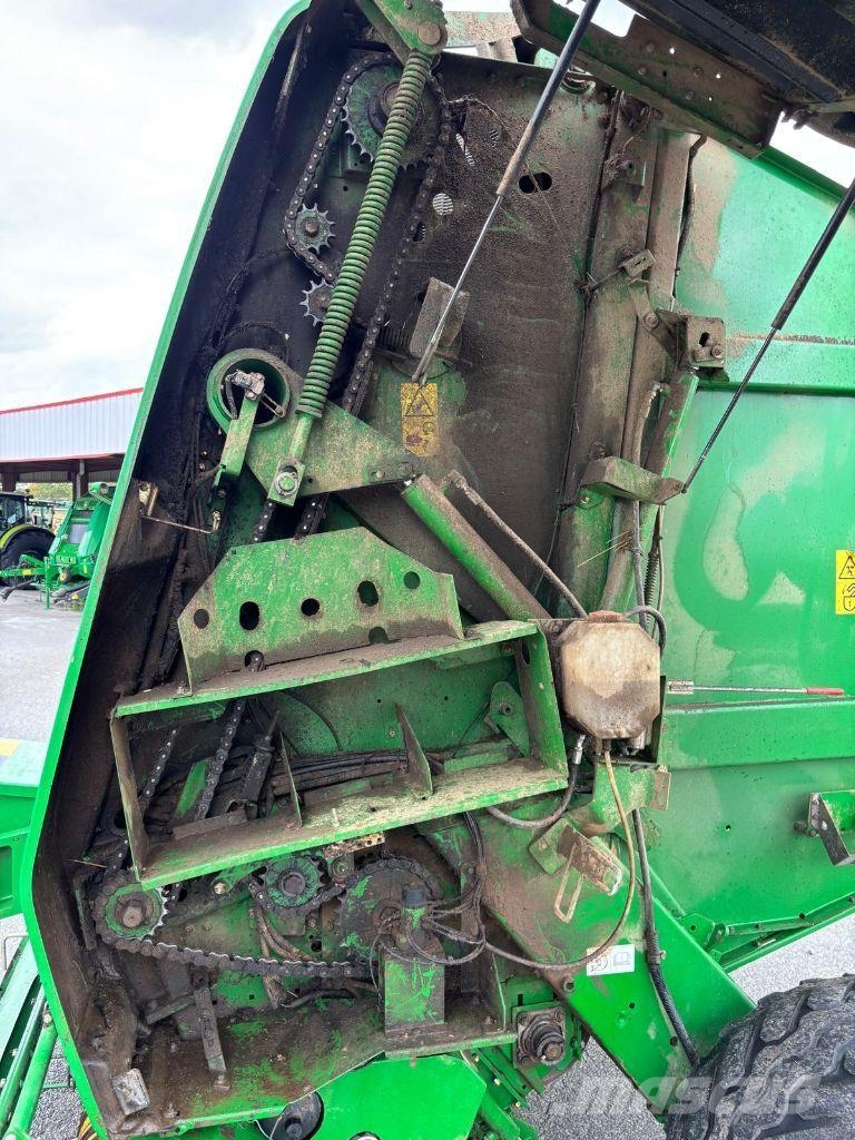 John Deere 864 PREMIUM Ronde-balenpersen