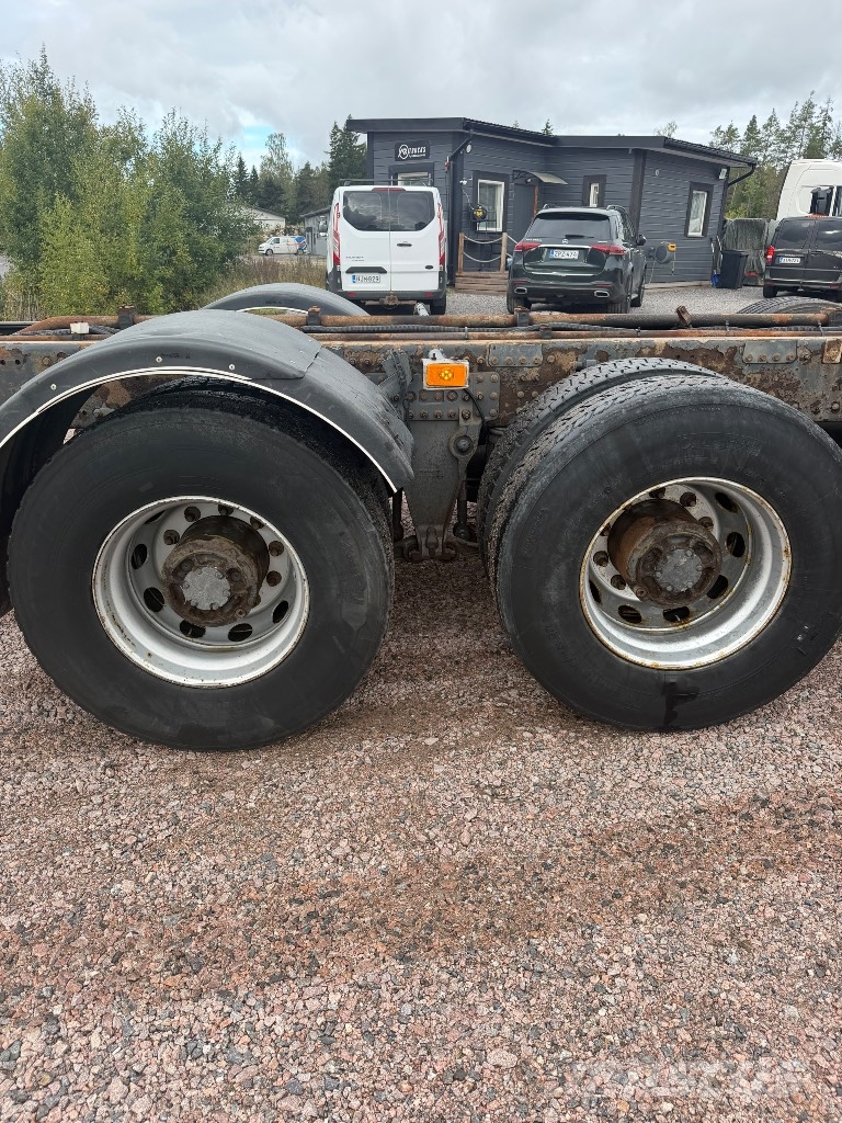 Volvo FH550 8x4 Kamioni-šasije