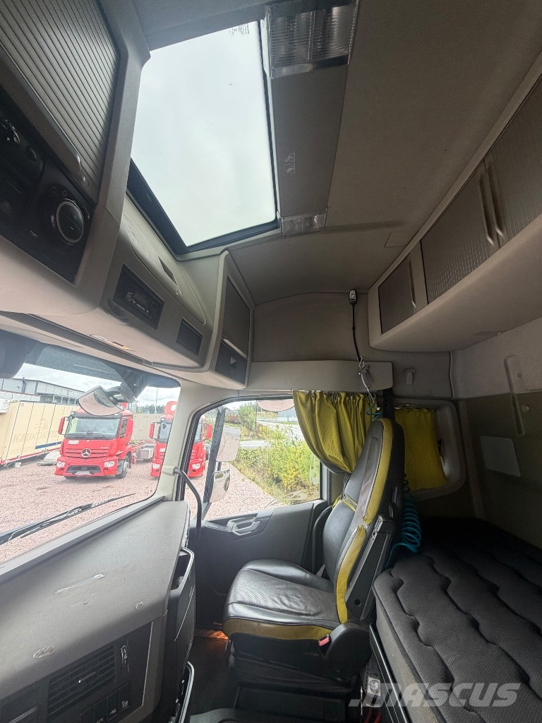 Volvo FH550 8x4 Kamioni-šasije