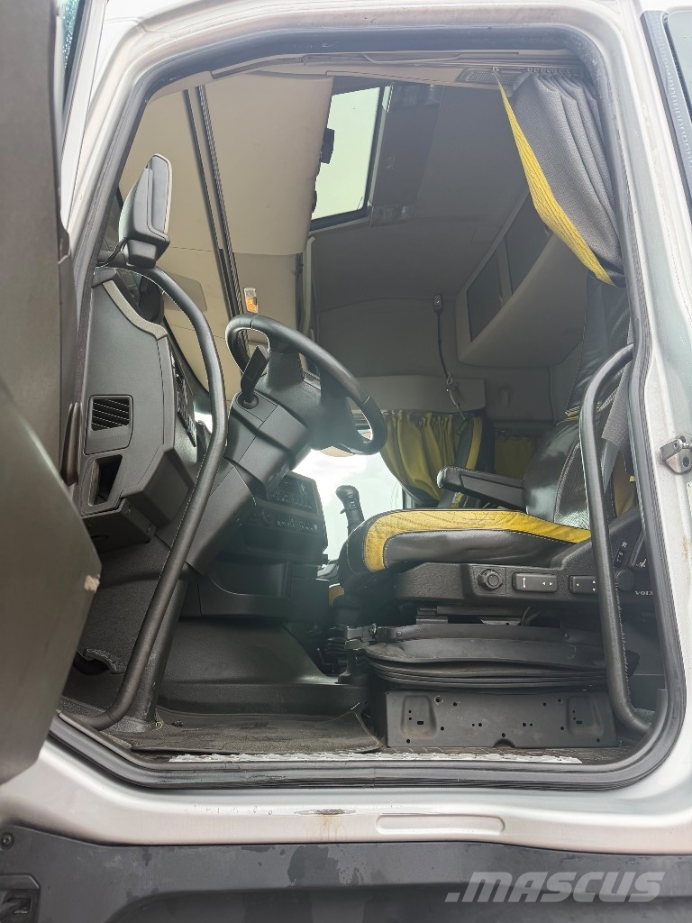 Volvo FH550 8x4 Kamioni-šasije