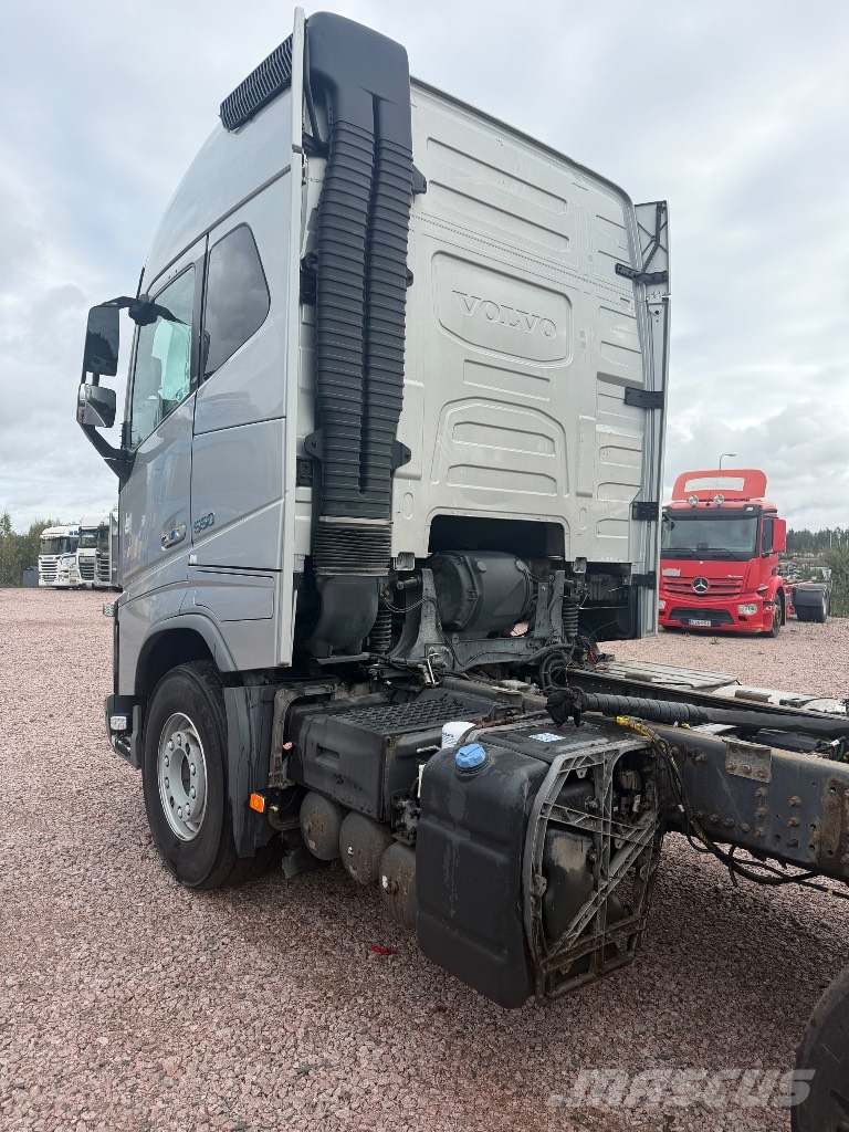 Volvo FH550 8x4 Kamioni-šasije