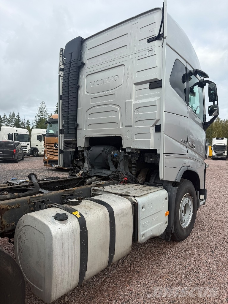 Volvo FH550 8x4 Kamioni-šasije