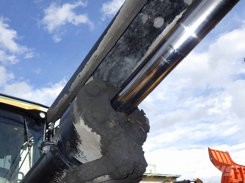 CAT 966M 輪胎式裝載機