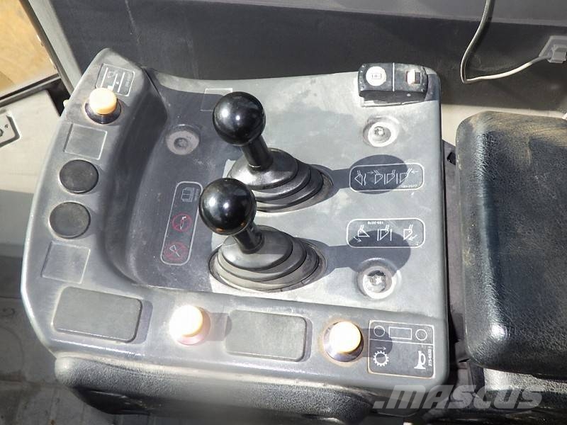 CAT 966M 輪胎式裝載機