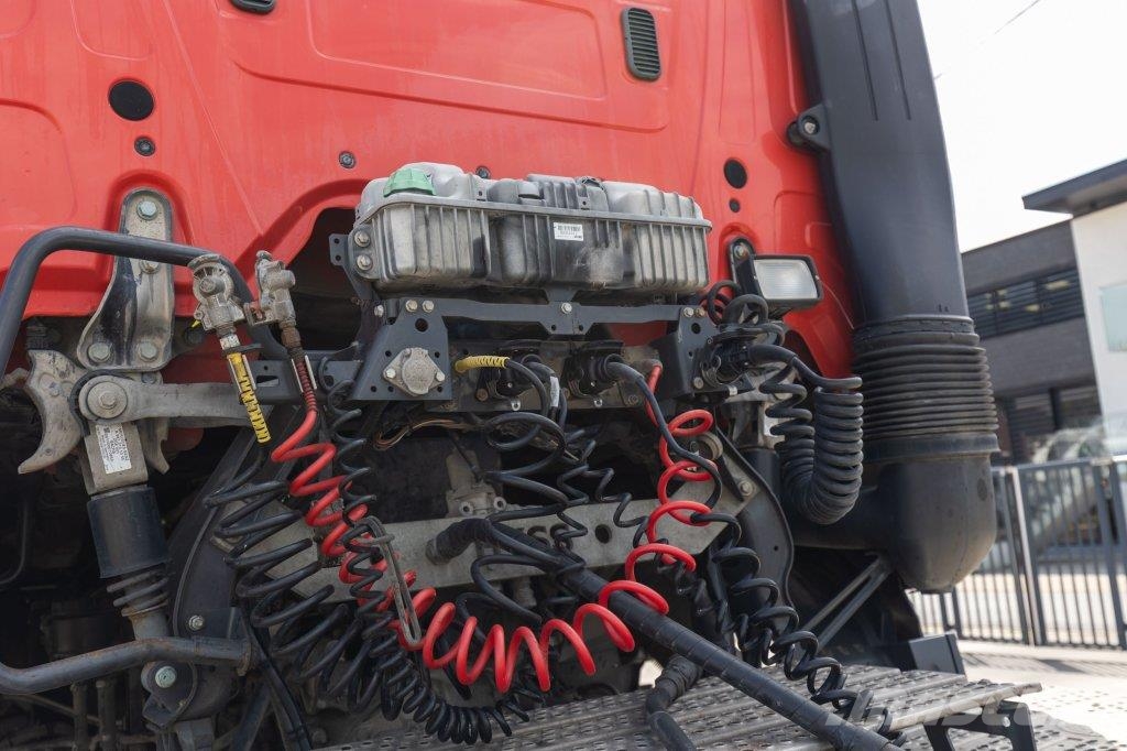 Mercedes-Benz AROCS 1840 AS - 4X4 (cardan)+MANUAL+KIPHYDR. Camiones tractor