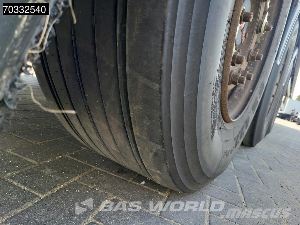 SYSTEM TRAILERS TFSSL27 Ply 3 axles SAF Kofferauflieger