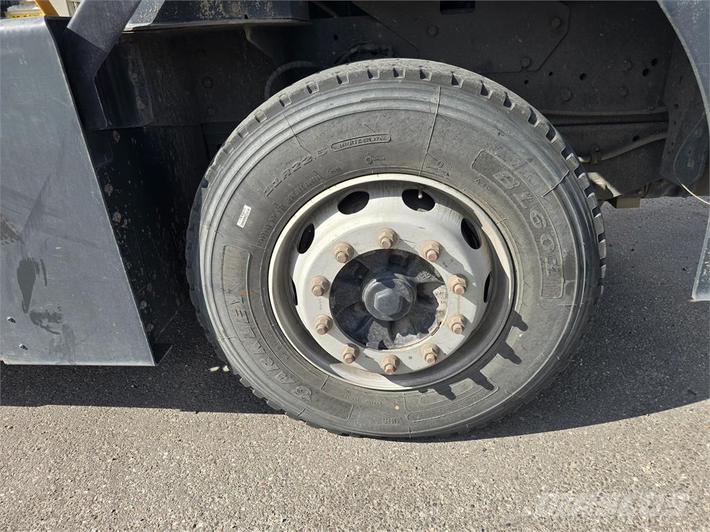 Kalmar T2i Trattori portuali