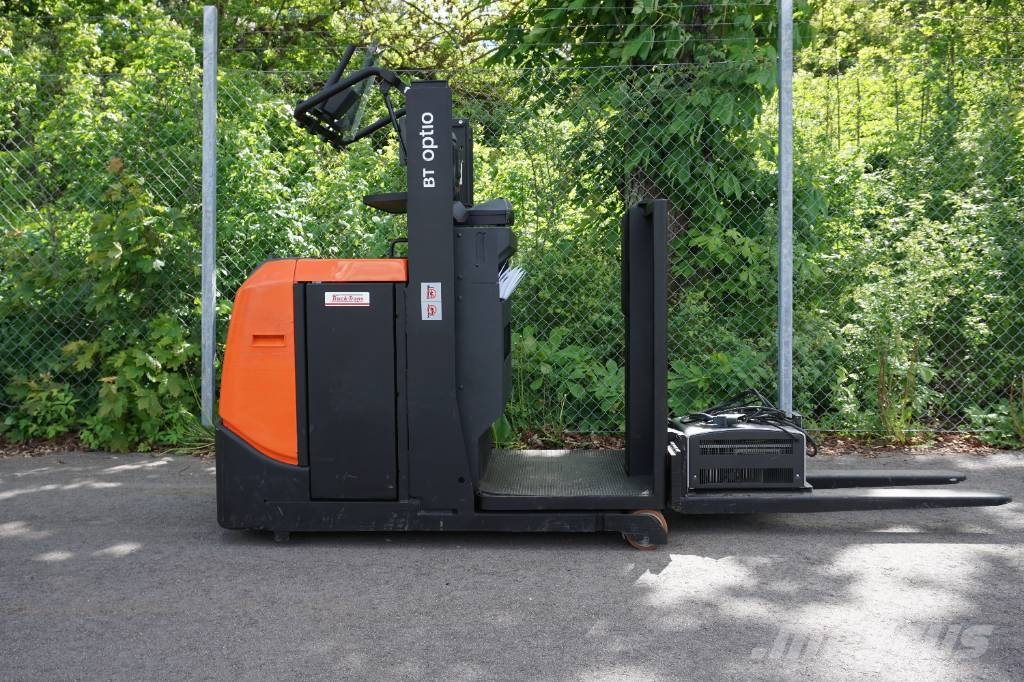 Toyota OSE100 Medium lift order picker