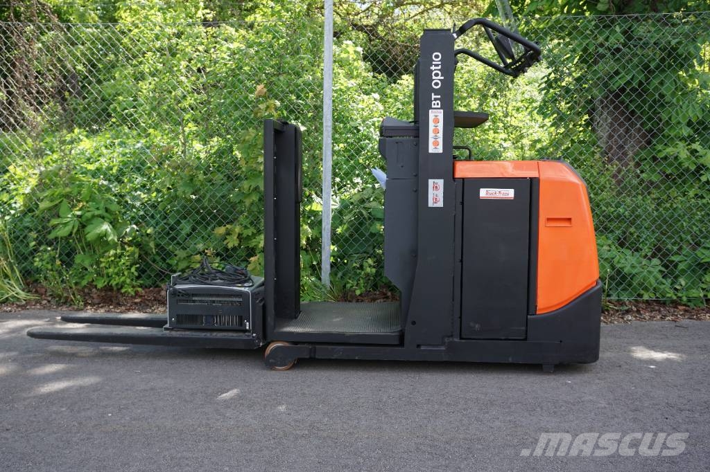 Toyota OSE100 Medium lift order picker