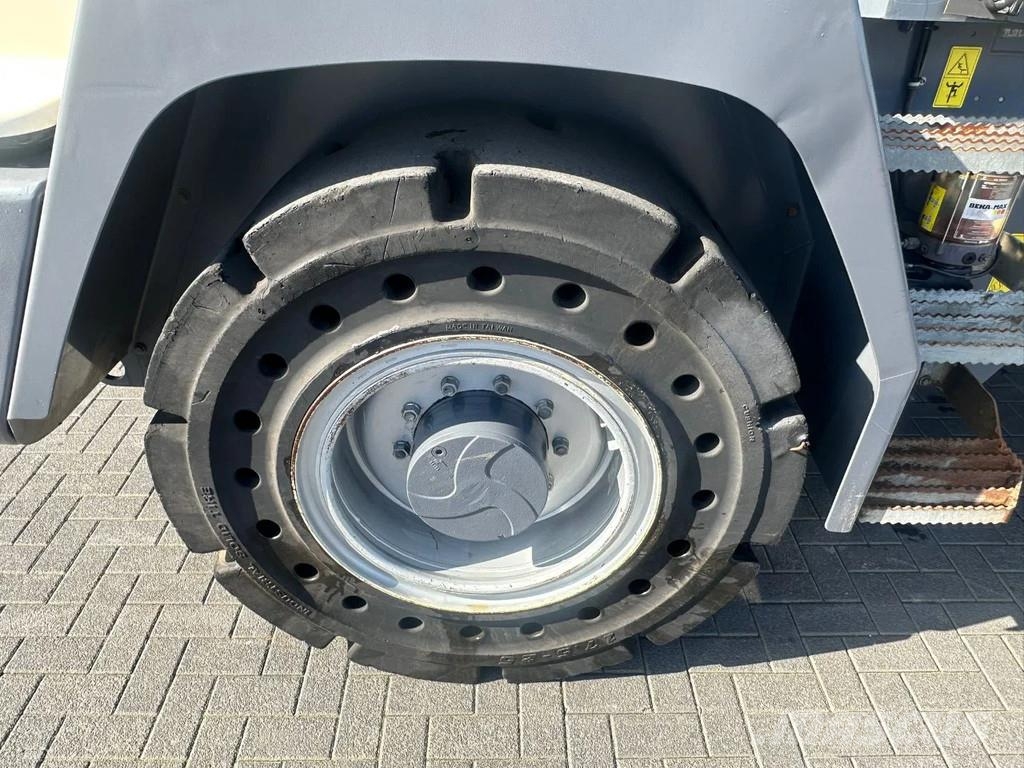 Terex TL 160 +HOOGKIEPBAK+HYDRAULISCHE+VEEGBORSTEL Hjullastare