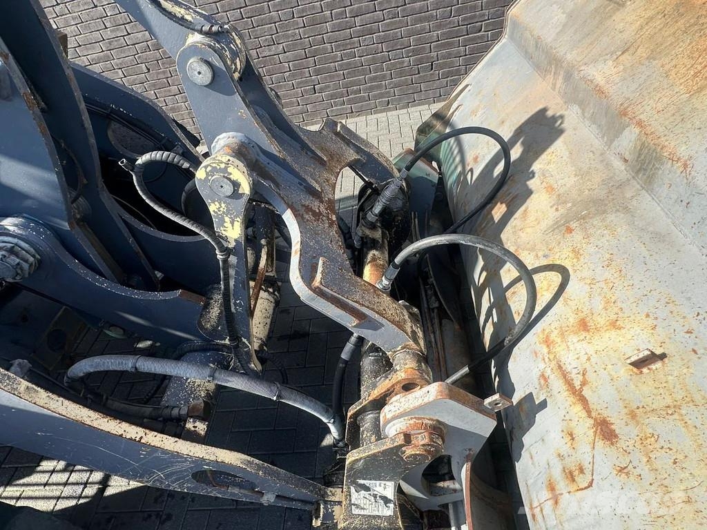 Terex TL 160 +HOOGKIEPBAK+HYDRAULISCHE+VEEGBORSTEL Hjullastare
