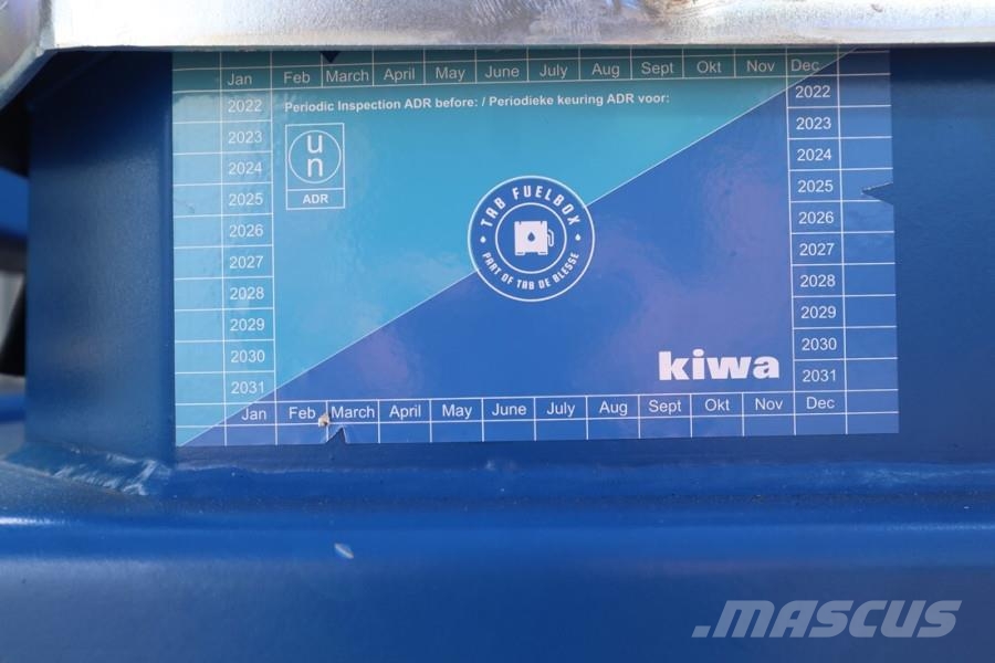  TAB 950 Compact 950 Liter Fuel Box صهاريج الوقود والصهاريج الإضافية