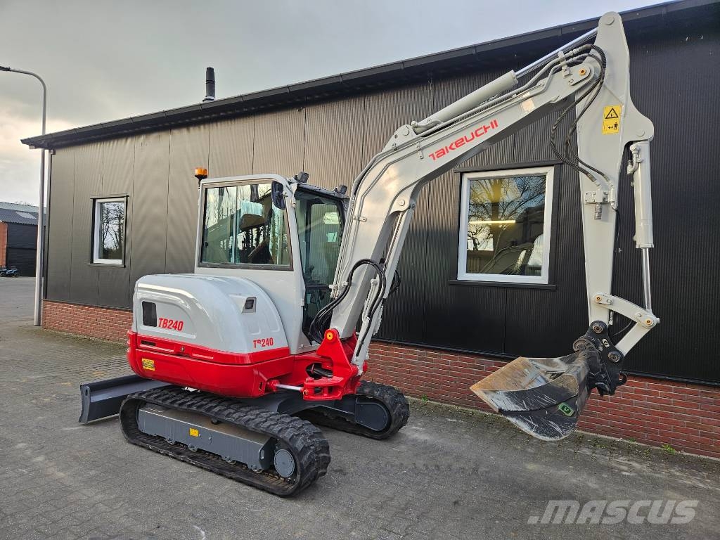 Takeuchi TB 240 Miniescavadeiras < 7t (Mini escavadeiras)