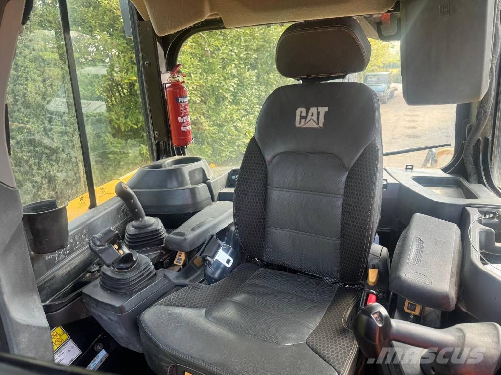 CAT D 6 LGP 履帶推土機