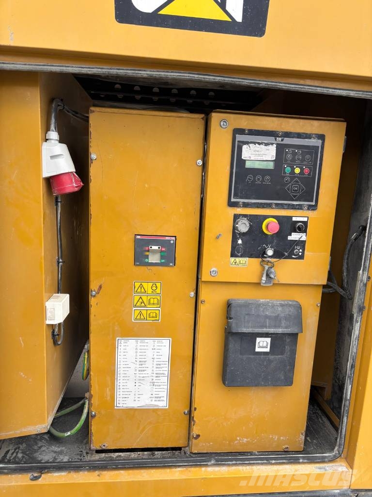 CAT 550 مولدات ديزل