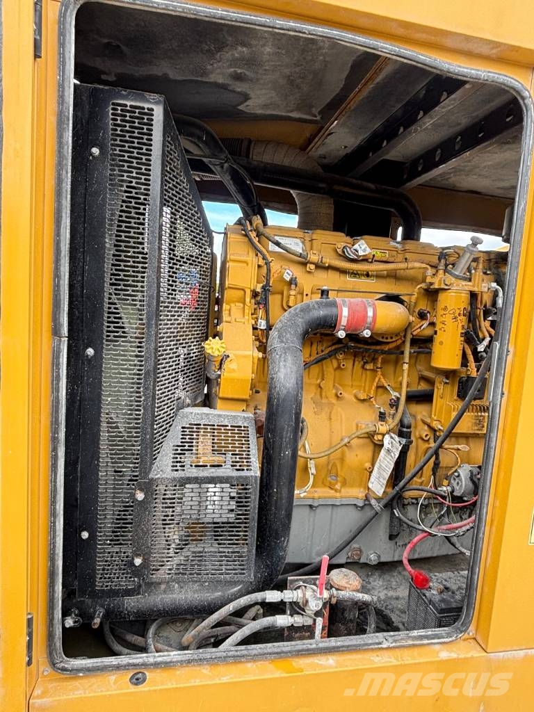 CAT 550 مولدات ديزل