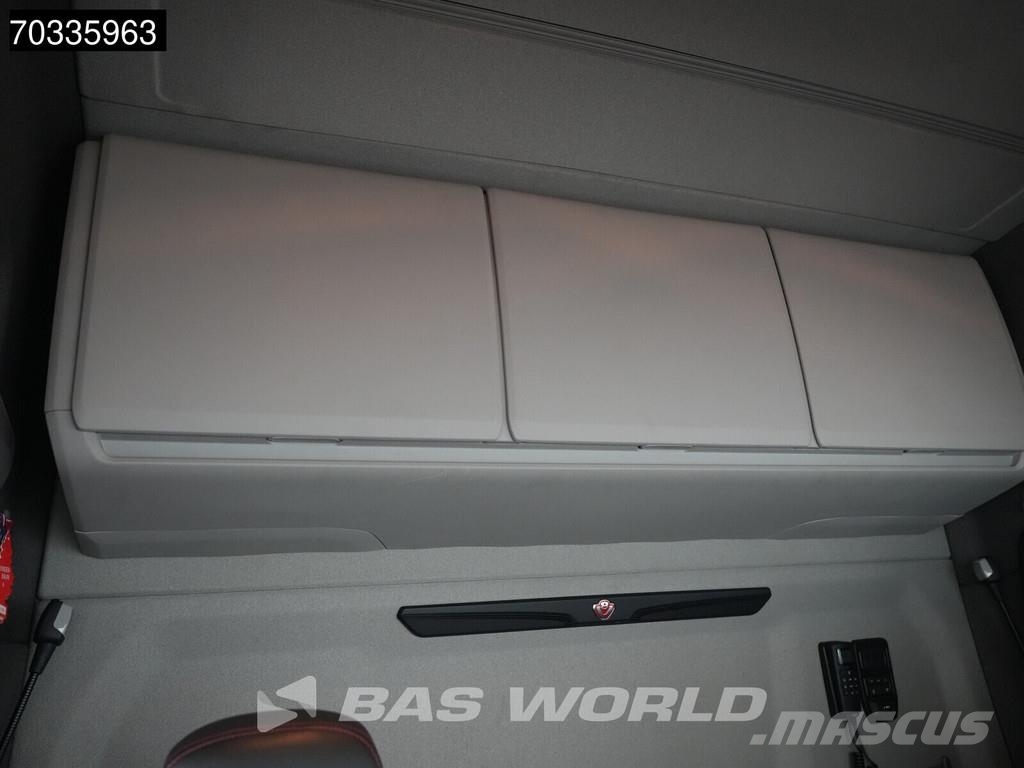 Scania R 590 6X2 V8 Retarder Liftachse Full-Air Leather N Truck Tractor Units