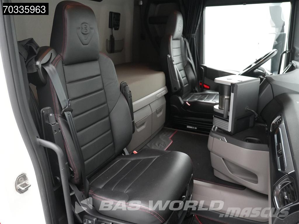 Scania R 590 6X2 V8 Retarder Liftachse Full-Air Leather N Truck Tractor Units