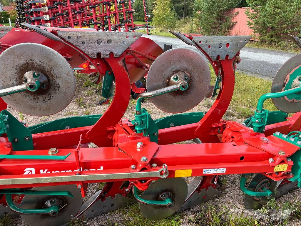 Kverneland ES-200-4 siip. -28 siipi Váltvaforgató ekék