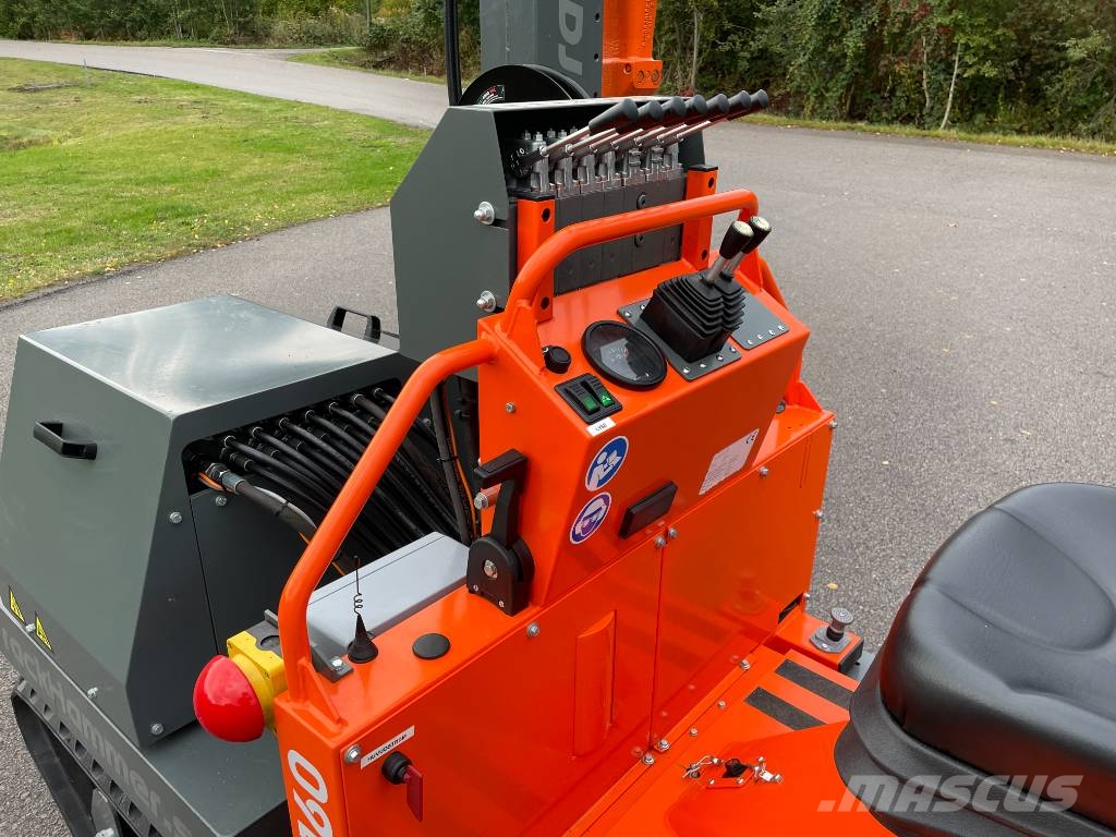  Trackhammer En larvburen stolpnedslagare Radiostyr Diesel heiblokken
