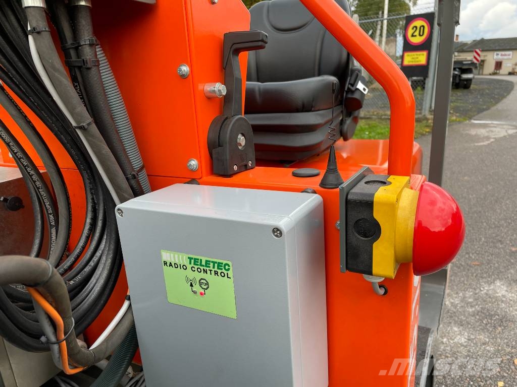  Trackhammer En larvburen stolpnedslagare Radiostyr Diesel heiblokken
