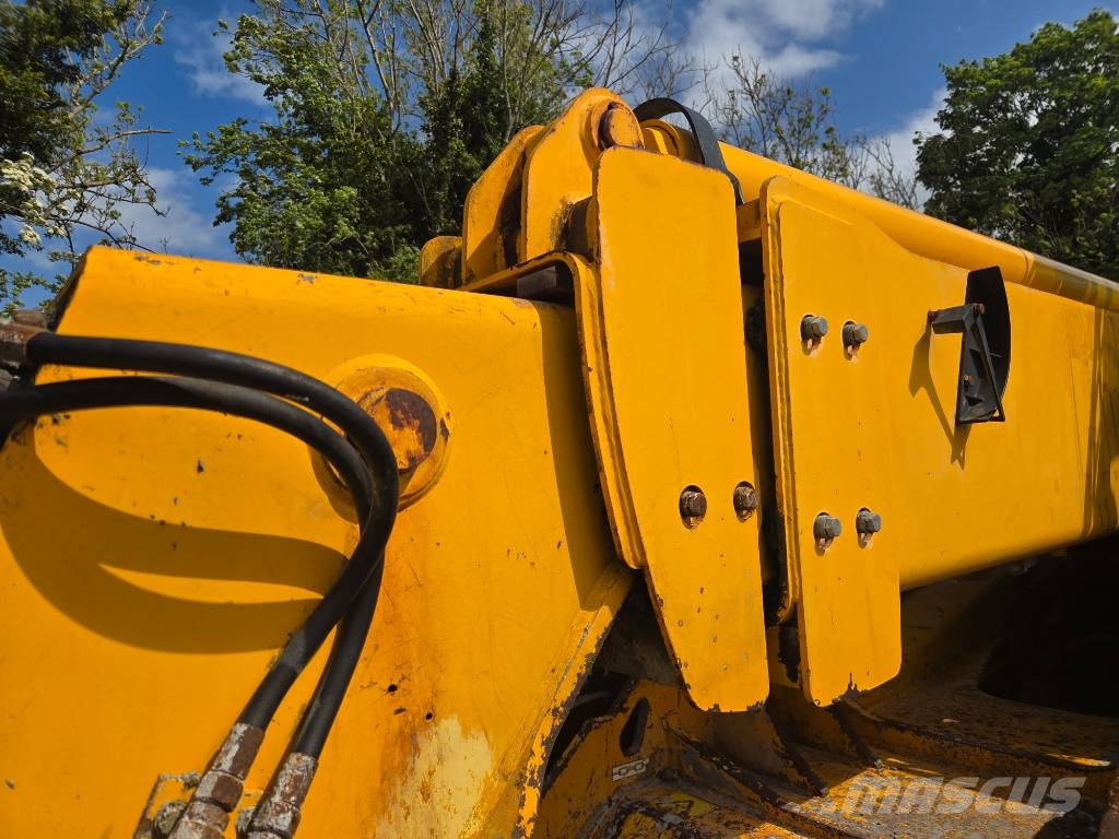 JCB 535-125 مناولات متداخلة