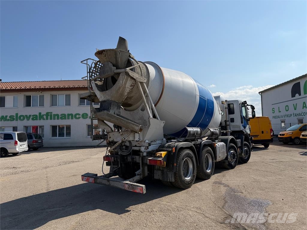 Iveco Trakker VIN 514 Camiones hormigonera