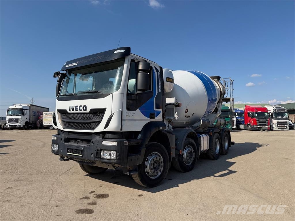 Iveco Trakker VIN 514 Camiones hormigonera