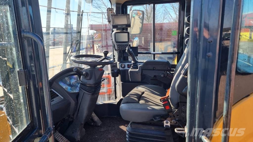 Hyundai HL 960 HD Hi-Tip لوادر بعجل