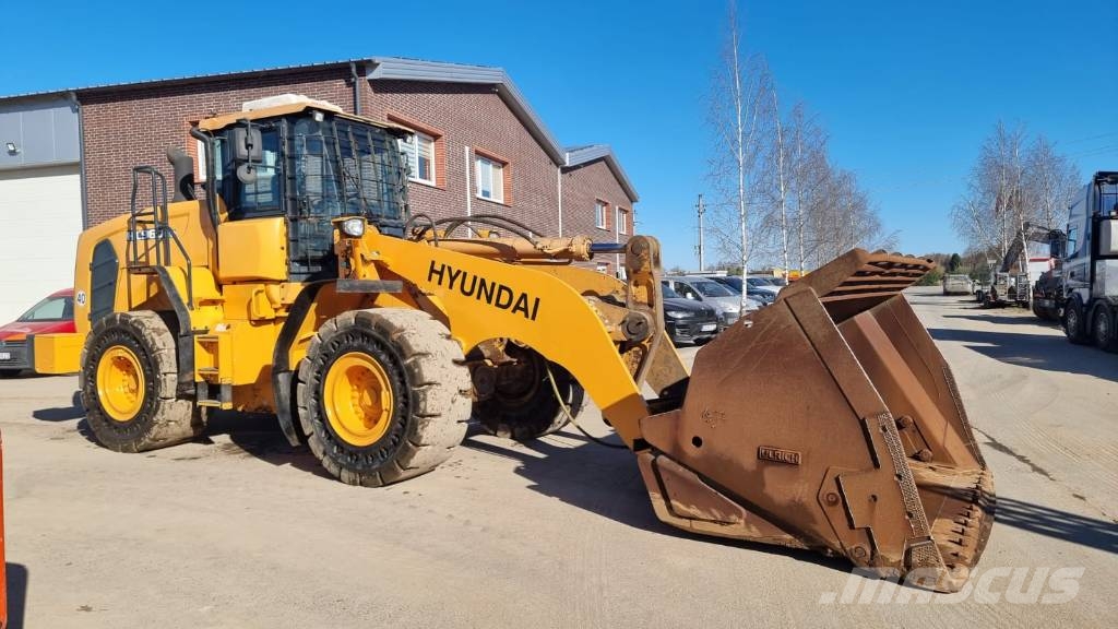 Hyundai HL 960 HD Hi-Tip لوادر بعجل