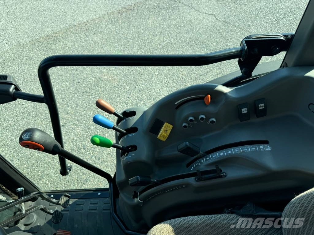 Valtra G 115 Tractores