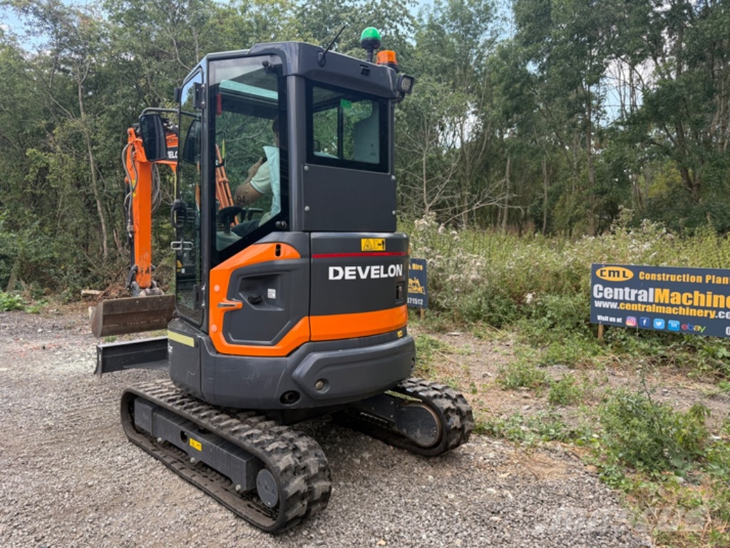 Develon DX 27 Z-7 Miniexcavadoras