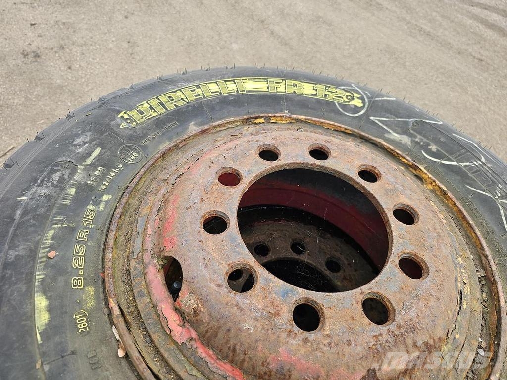 Pirelli FR 12 825/R 15 - LOWLOADER TIRES Llantas