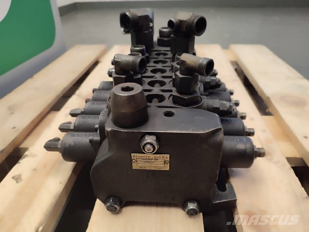 JCB Hydraulic distributor 26015700 JCB 3CX Hydrauliikka