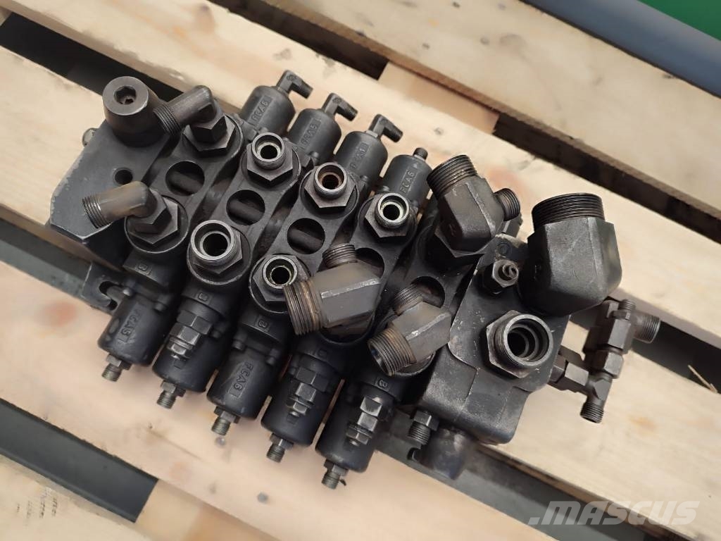JCB Hydraulic distributor 26015700 JCB 3CX Hydrauliikka