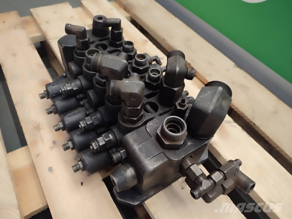 JCB Hydraulic distributor 26015700 JCB 3CX Hydrauliikka